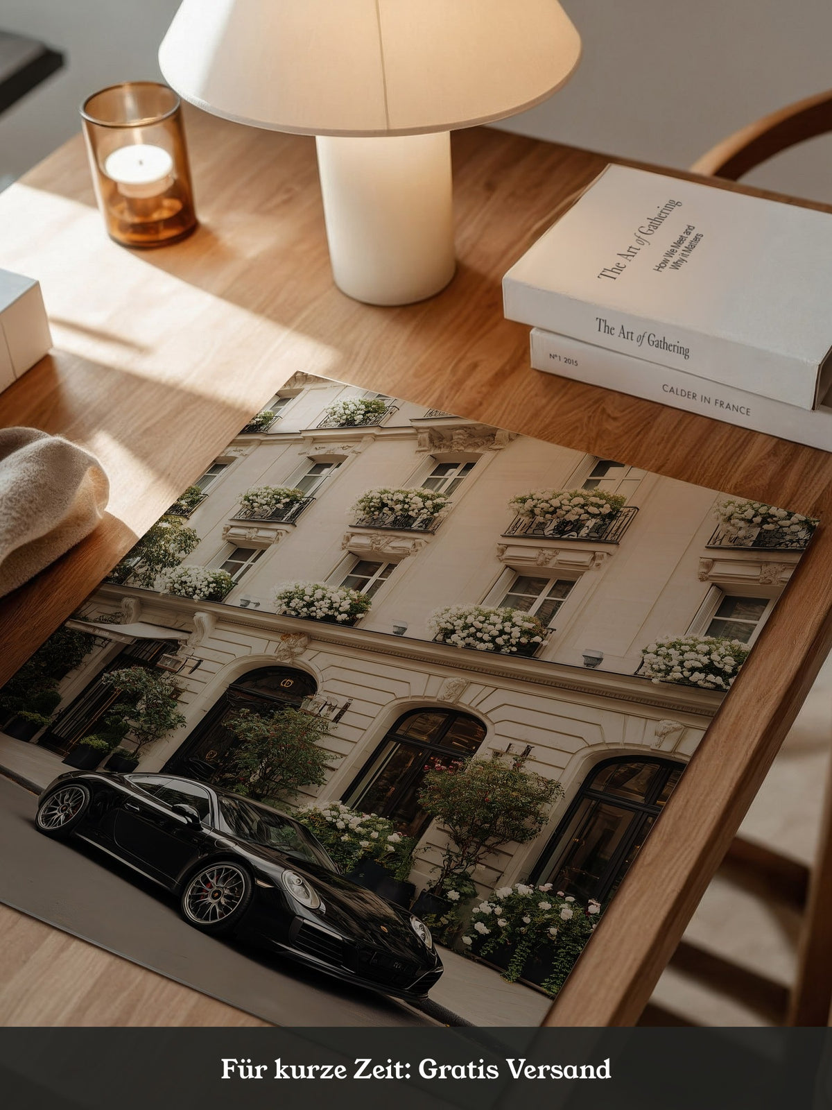 Porsche vor Pariser Blumenfassade