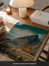 Gelbes Haus Bergkulisse