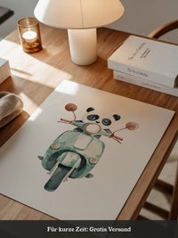Panda auf mintgrüner Vespa