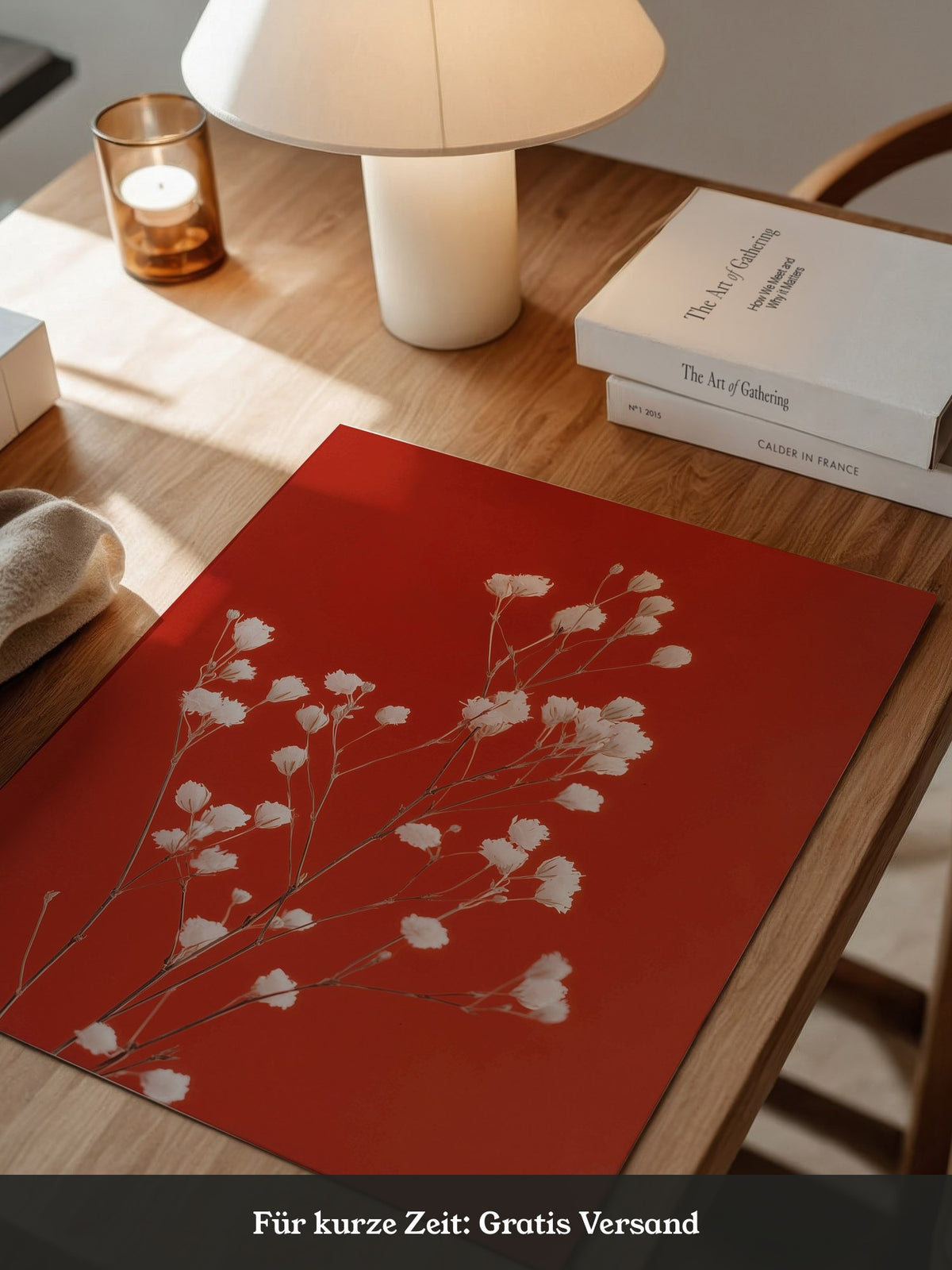 Weiße Blüten Roter Hintergrund