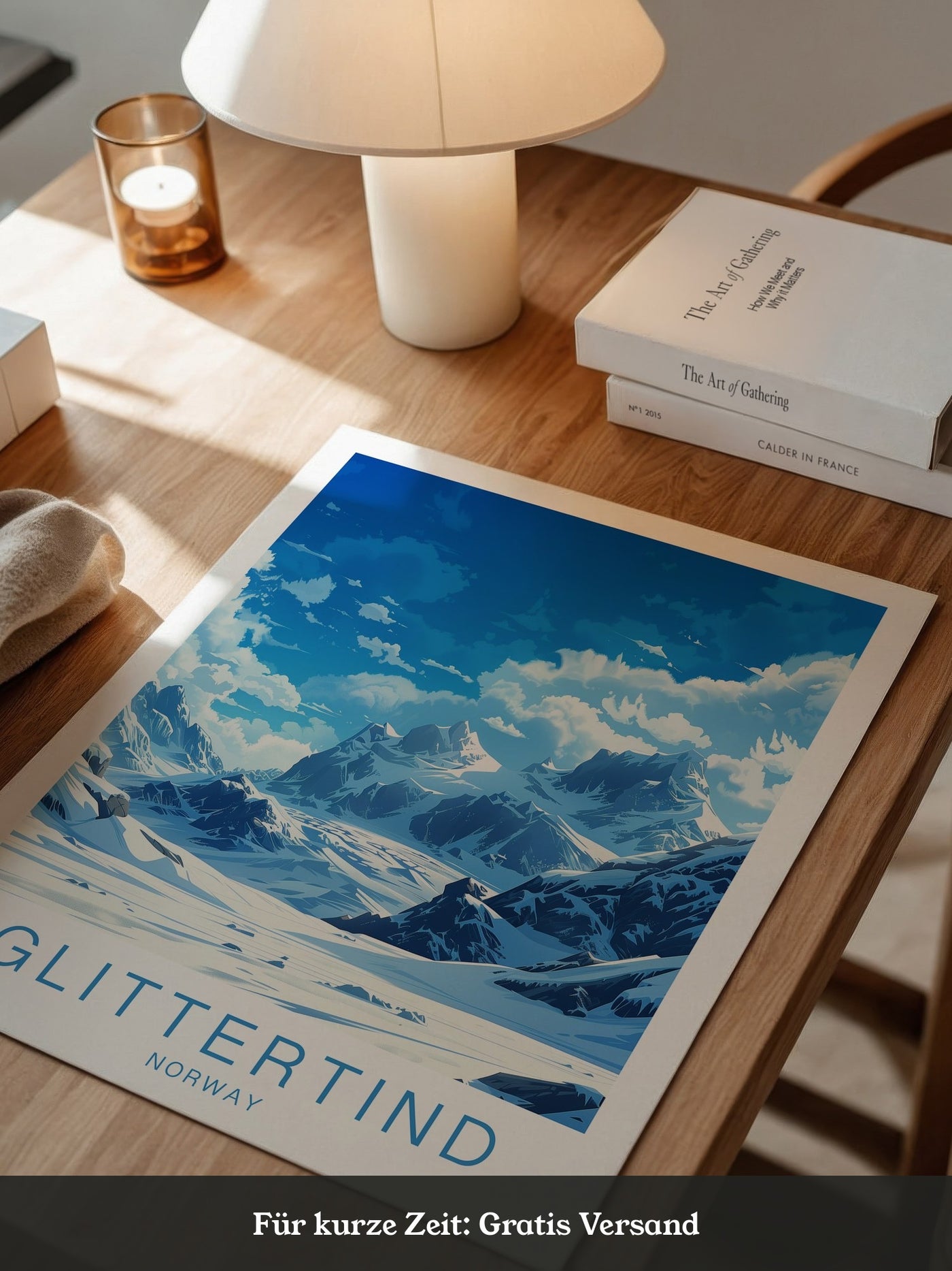 Schneebedeckte Berge in Blau