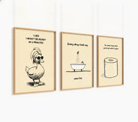 Poster-Set '5' - Badezimmer Humor (3er-Set) - Rosa Ente, Badewanne & Toilettenpapier - Bild 3